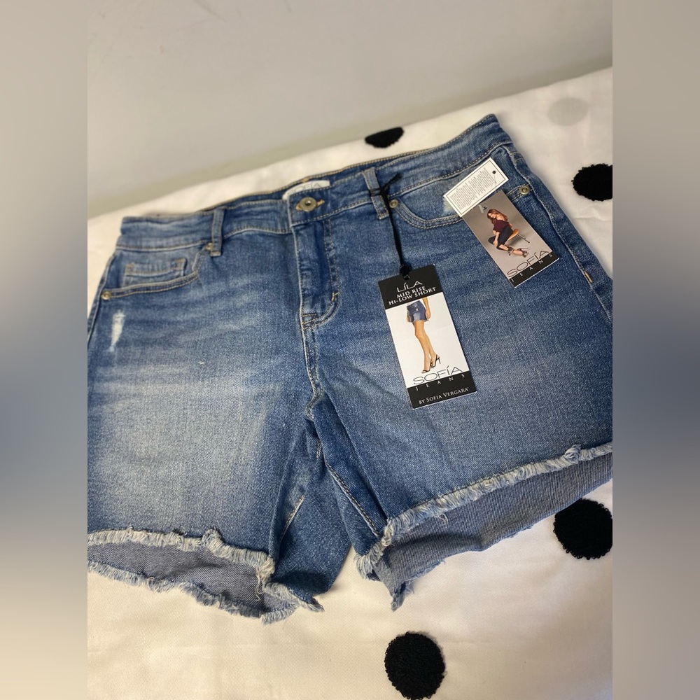 Mid Rise High-Low Shorts - Picture 2 of 6